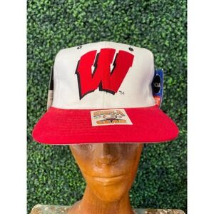 vtg 90s STARTER WISCONSIN BADGERS Hat // cap vintage sports vibe fan college nca